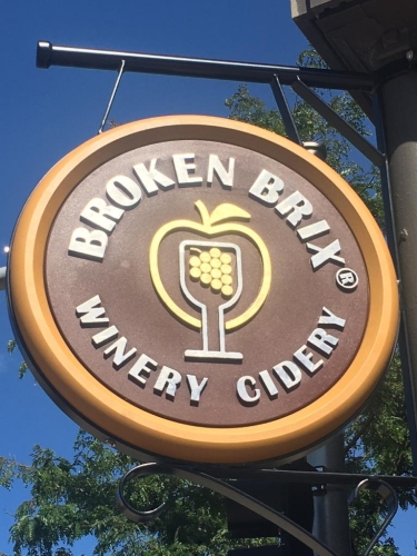 Broken Brix Winery & Cidery logo